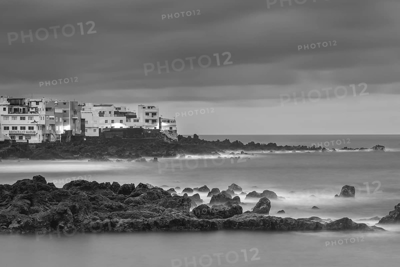 Playa Maria Jiménez in front of sunrise, Puerto de la Cruz, Tenerife, Canary Islands, Spain