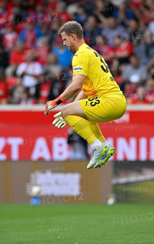 Warm-up session: Goalkeeper Thomas Dähne, 1. FC Heidenheim 1846 FCH (33) Bundesliga, football, Voith-Arena, Heidenheim, Baden-Württemberg, Germany