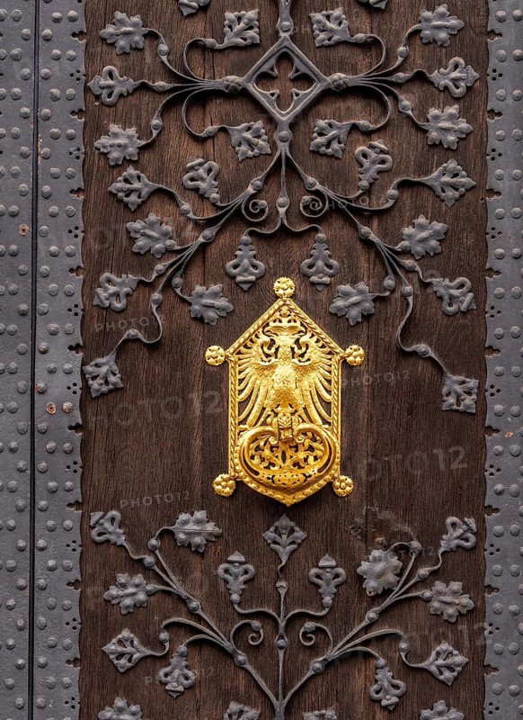 Detailed photo, gilded ornaments at the gates to the entrance of the Old Town Hall in Frankfurt am Main, Hesse, Germany