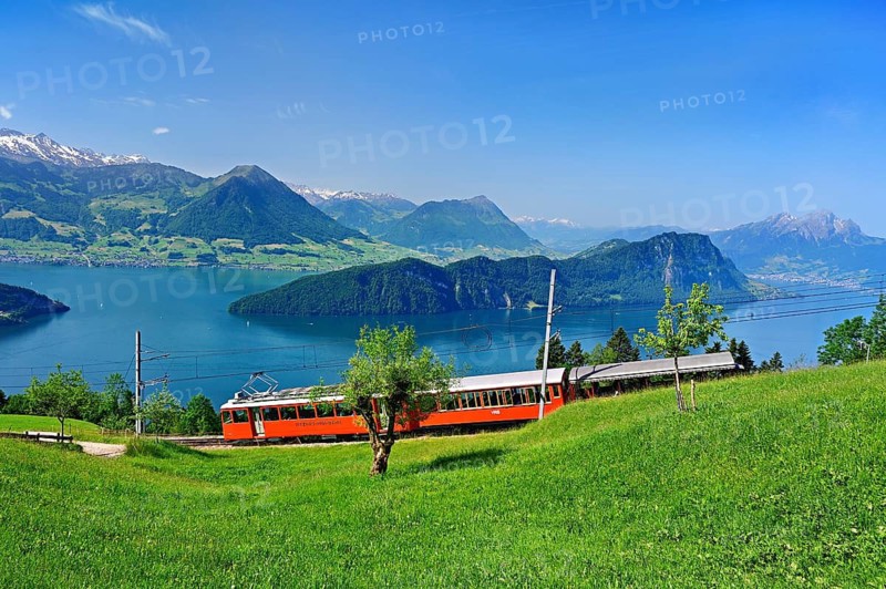 Railcar 5 from 1965, Vitznau Rigi Bahn, behind Lake Lucerne with Buochserhorn, Bürgenstock, Pilatus, Stanserhorn, Vitznau, Canton of Lucerne, Switzerland