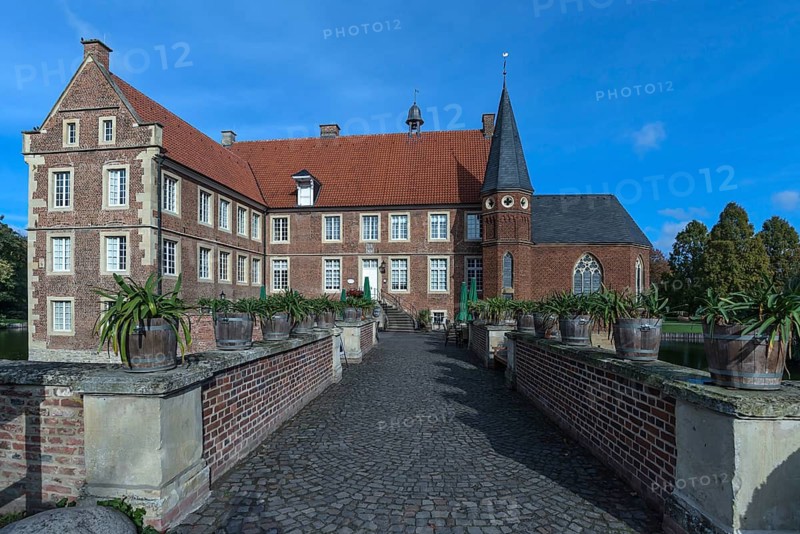 Moated castle Haus Hülshoff, birthplace of poet Annette von Droste-Hülshoff, Havixbeck near Münster, North Rhine-Westphalia, Germany