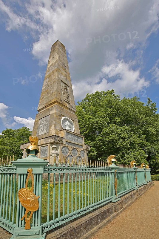 Rheinsberg obelisk built in 1790 and memorial to Prince and General, August Wilhelm of Prussia, war memorial, memorial, castle park, Rheinsberg, Ruppiner Switzerland, Ruppiner Land, Brandenburg, Germany