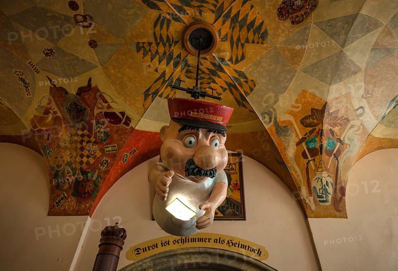 Interior view, figure Aloisius, Munich in heaven, by Ludwig Thoma, hanging from the painted ceiling, Münchner Hofbräuhaus, Platzl, Brauerei Hofbräu, Munich, Bavaria, Germany