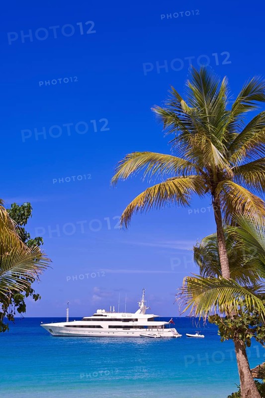 Yacht off Long Beach (Baie Longue), St Martin, Sint Maarten, Kingdom of the Netherlands, Caribbean, Central America
