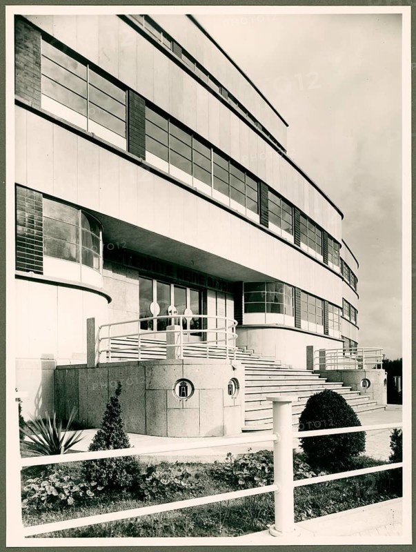 Maternite´ Reine Astrid, Charleroi, Berlien, maternity hospital, clinic, new building, Modernist style, architecture, Marcel Leborgne and Raymond Van Hove, 1937, exterior view, 1988 abstract