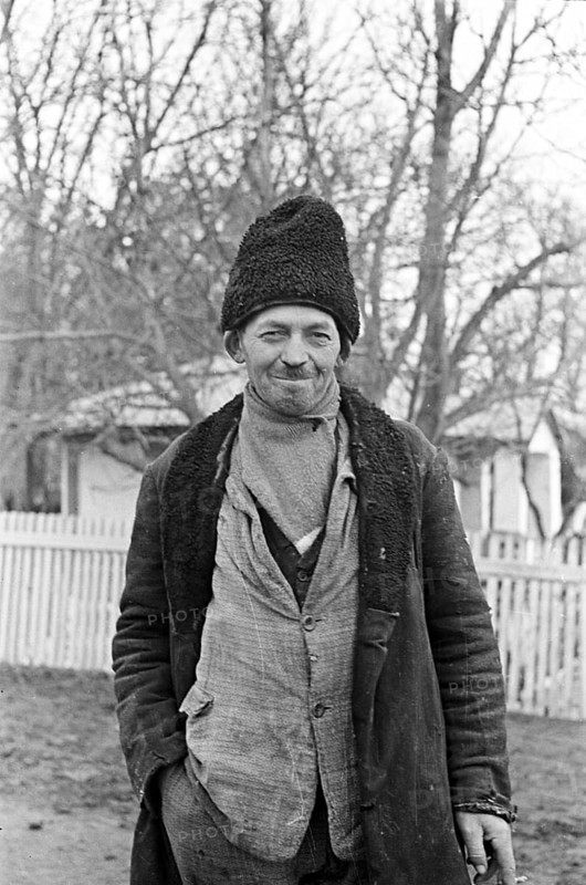 Historische Luftaufnahme, Gesichter des zweiten Weltkrieges, Portrait eines griechischen Bauer in der Nähe von Philippi, Griechenland, 1942