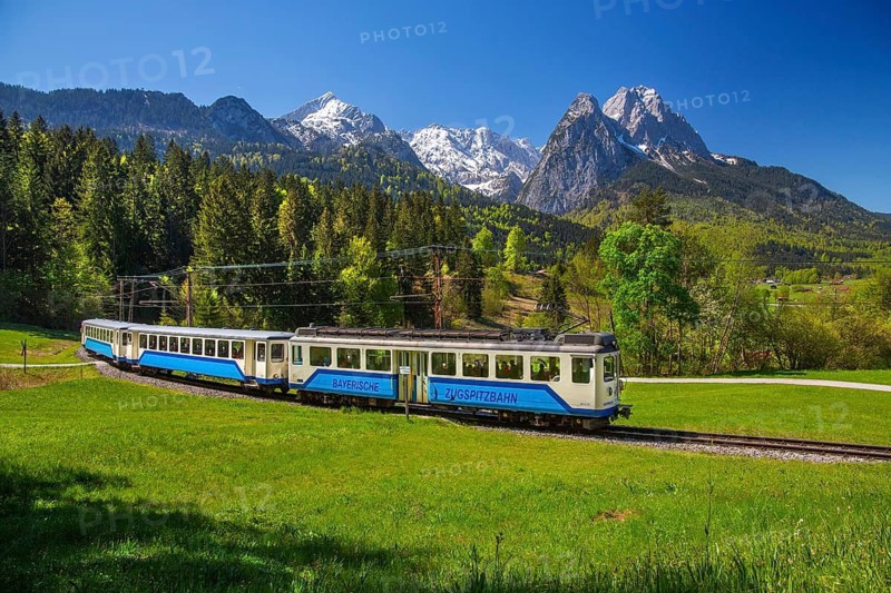 Bavarian Zugspitzbahn rack railway in front of Alpspitze 2628 m and Waxenstein 2277 m in spring, Garmisch-Partenkirchen, Loisachtal, Werdenfelser Land, Upper Bavaria, Bavaria, Germany