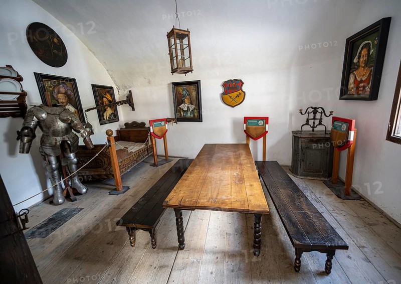 Interior with historic furniture and knights' armour, Hohenwerfen Fortress, Pongau, Salzburger Land, Austria
