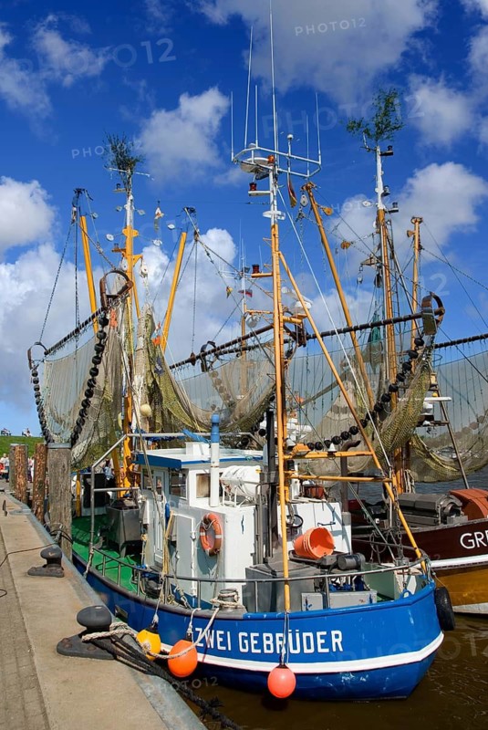 Germany, Lower Saxony, East Frisia, Greetsiel, Hafen, Fischerboote, shrimp boat, Fischkutter, Greetsiel - Krummhörn, Lower Saxony, Federal Republic of Germany