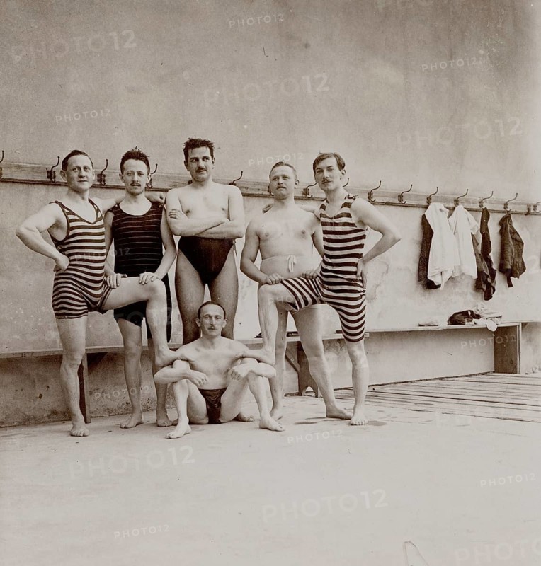 Swimwear, bathing, men, changing rooms, outdoor pool, old bathing suits, around 1918