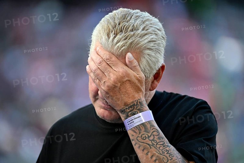 TV expert Stefan Effenberg, portrait, disappointed, gesture gesture hand in front of face, soccer, Telekom Cup, Allianz Arena, Munich, Bavaria, Germany