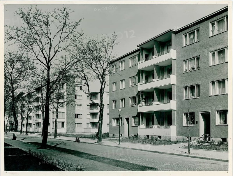 Berlin, Wilmersdorf, Orber Str., residential buildings, post-war buildings, architecture, Max Rudolph, apartment buildings with balconies along a tree-lined street, typical post-war design, Otto Hagemann, 1957