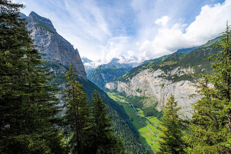 View of the Lauterbrunnen valley, Mettlenalp, picturesque mountain landscape, Bernese Alps, Bernese Oberland, Switzerland