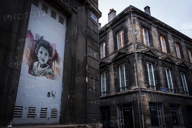 Dilapidated architecture in the old town of Bordeaux, Gironde, France