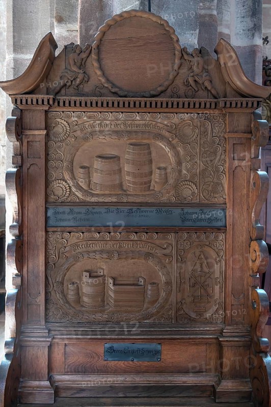 Craftsman's chair, alms chair, renovation on steel band 1726, Guild of Schwarz-und Weissbüttner, Lorenz Church, Nuremberg, Middle Franconia, Bavaria, Germany