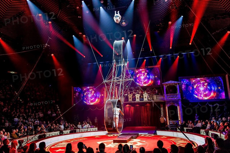 Artists at the 21st Original Roncalli Christmas Circus Berlin in Berlin's Tempodrom on 19.12.2025