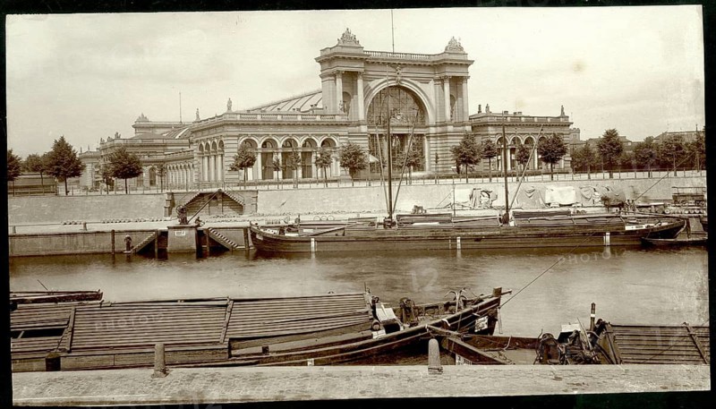 Berlin, Tiergarten, Lehrter Bahnhof, architecture, 1871, Alfred Lent, Bertold Scholz and Gottlieb Henri Lapierre, Spree, Spreekähne, Zillen, historic harbor district with large buildings and boats on the banks of a river, Oskar Sparke, around 1890