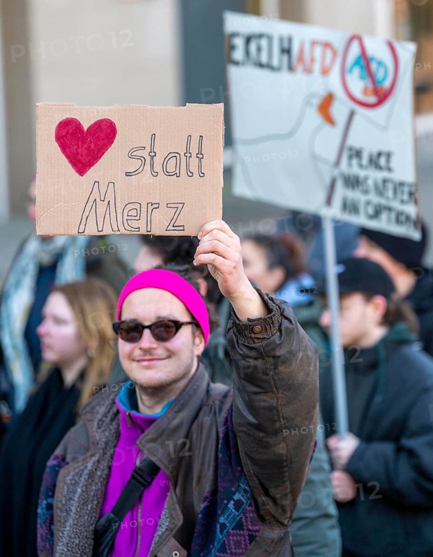 Demonstration of more than 14000 people against the AfD and the Merz-CDU and their asylum policy, after a rally the demonstrators marched peacefully for hours through the city centre of Essen, North Rhine-Westphalia, Germany