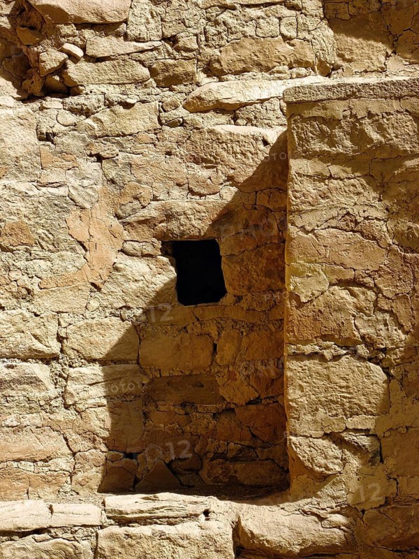 Small, rectangular wall opening, historic window in a rustic wall, Cliff Palace, sandstone rock dwelling, abandoned place of worship of the Ancestral Puebloans in rock recess, cliffs, Anasazi, Pueblo culture, ruins, archaeological site, Mesa Verde National Park, Colorado, USA
