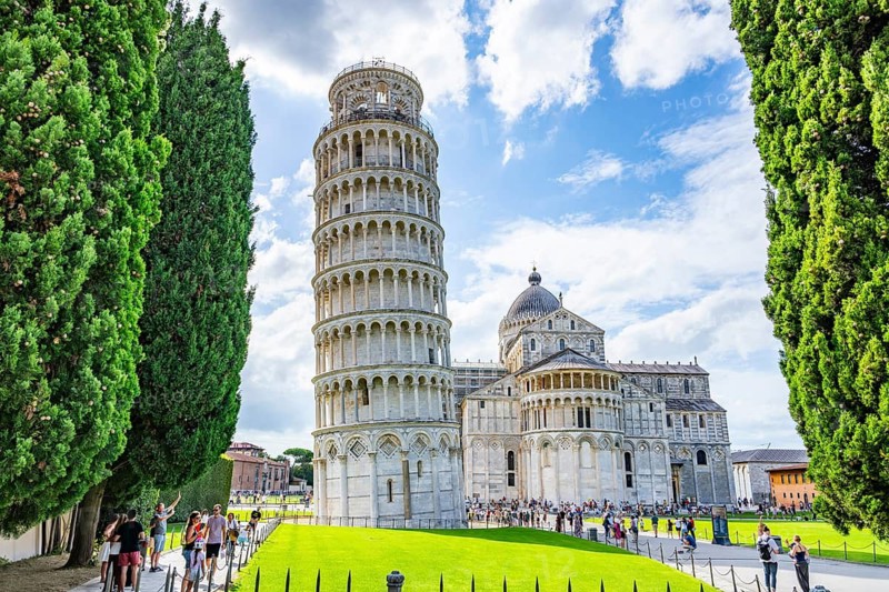 Piazza dei Miracoli with leaning tower, Pisa on a sunny day, Tuscany, UNESCO World Heritage, Italy, Europe, Europe