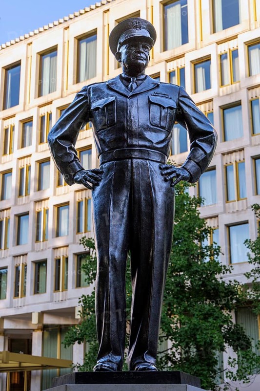 Robert Dean's Statue of Supreme Allied Commander, World War Two, Dwight D Eisenhower in Grosvenor Square Mayfair London, England, United Kingdom