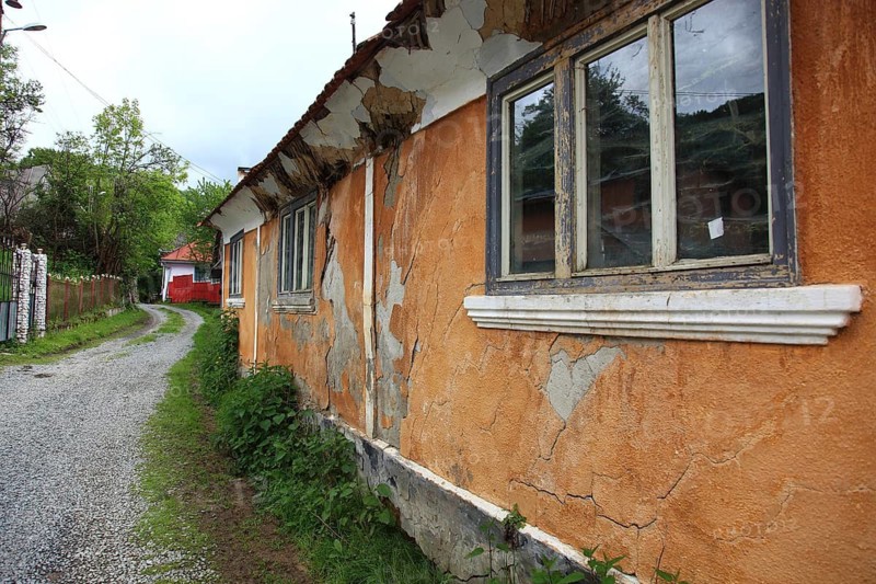 Rosia Montana mining village, Goldbach, historically important community known for its ancient Roman gold mines and the long-standing conflict over a planned open-cast mining project, dilapidated building fabric, Hungarian Verespatak, municipality in Alba district in Transylvania, Romania