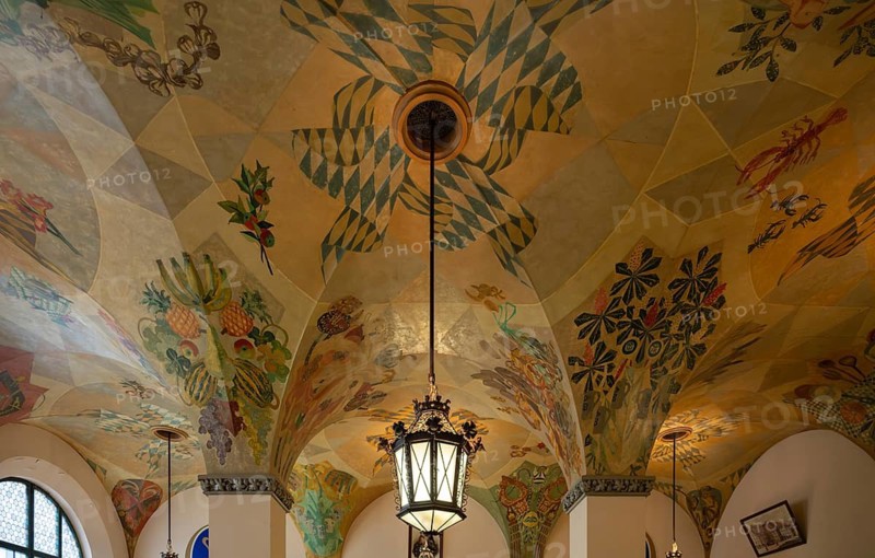 Interior view, painted ceiling, Münchner Hofbräuhaus, Platzl, Brauerei Hofbräu, Munich, Bavaria, Germany
