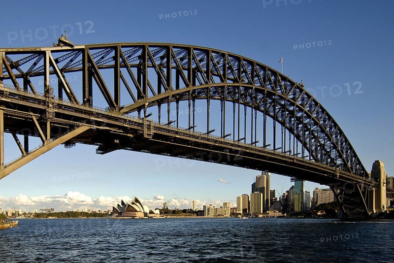Sydney skyline with harbour and harbour bridge, Sydney, Australia, Australia