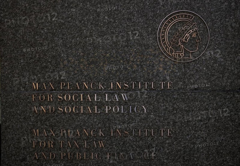 Badge, sign, Max Planck Institute for Social Law and Social Policy and for Tax Law and Public Finance, in English, Max Planck Institute for Social Law and Policy and for Tax Law and Public Finance, Munich, Bavaria, Germany