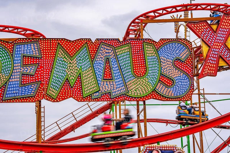 Wilde Maus Achterbahn XXL, Rheinkirmes in den Rheinwiesen in Düsseldorf-Oberkassel, North Rhine-Westphalia, Germany