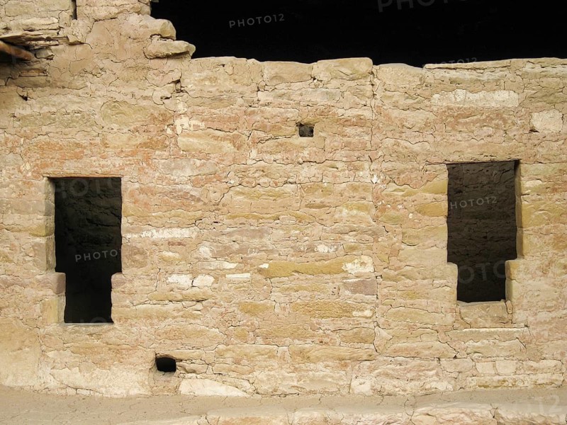Kiva, place of worship, aboriginal rock dwellings, niches, windows, doors, ventilation ducts, Spruce Tree House, archaeological site, Mesa Verde National Park, Colorado, USA