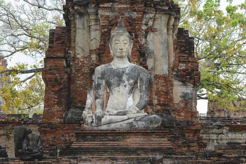 Buddha statue, Wat Mahathat temple complex, UNESCO World Heritage Site, Ayutthaya, Thailand