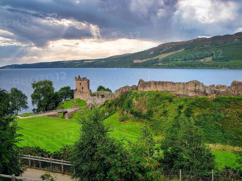 Ruins of Urquhart Castle, Loch Ness, twilight, Drumnadrochit, Scottish Highlands, Scotland, Great Britain