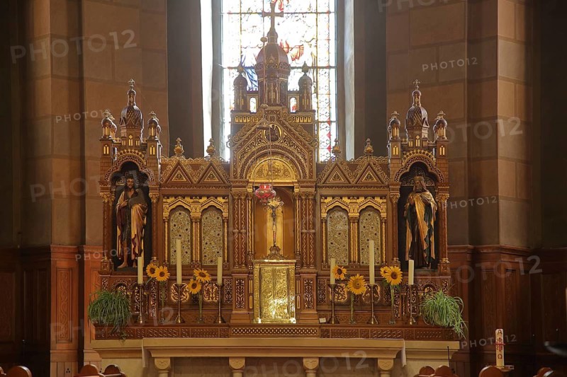 High altar with figures, baroque monastery church of St. Marienthal Cistercian convent, interior view, handicrafts, Cistercian abbey, Ostritz, Upper Lusatia, Lusatia, Saxony, Germany
