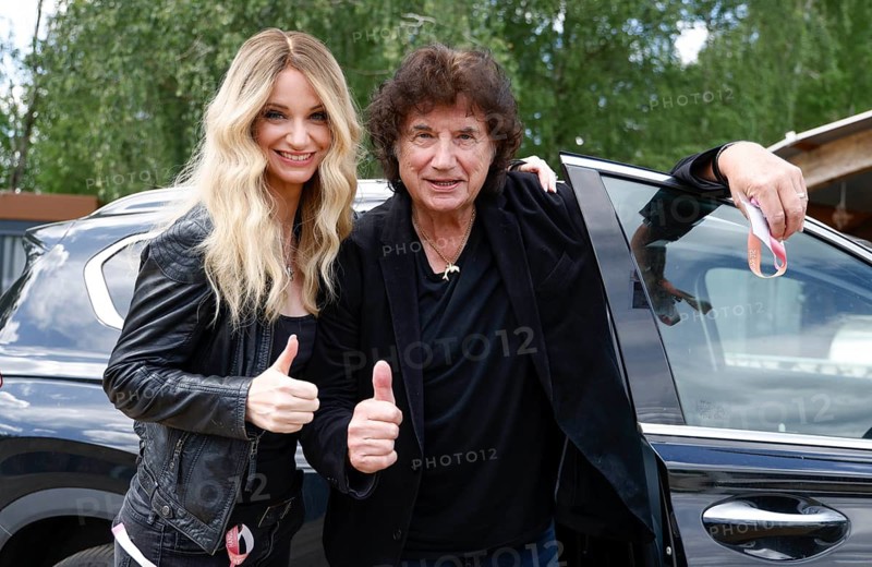 Pia Malo and Olaf der Flipper at the Schlager Radio - Festival in Neuruppin at Hanger 312 on 24.05.25