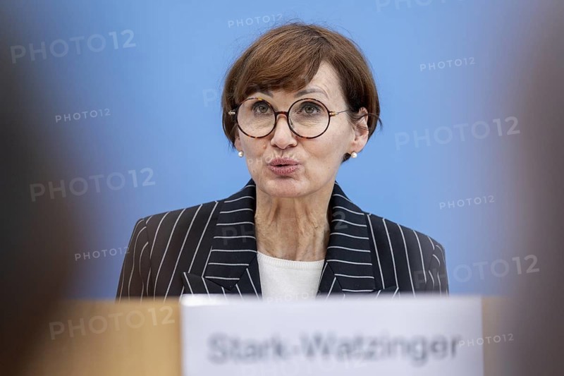 Bettina Stark-Watzinger (FDP), Federal Minister of Education and Research, at a press conference on the signing of the Startchancen programme, at the Haus der Bundespressekonferenz in Berlin, 04.06.2024