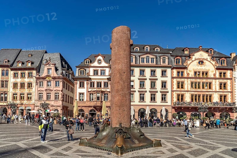 Heunensäule on the market in Mainz, Rhineland-Palatinate, Germany