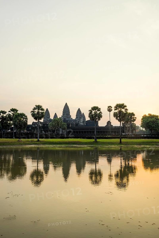Angkor Wat, sunrise, Angkor, UNESCO World Heritage Site, Siem Reap, Cambodia, Indochina, Southeast Asia