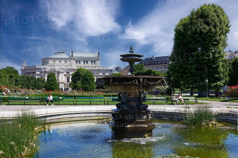 Fountain in the central area, behind Burgtheater, Volksgarten, park, French-Baroque, Ringstraße, 1st district of Vienna, Innere Stadt, Vienna, Austria