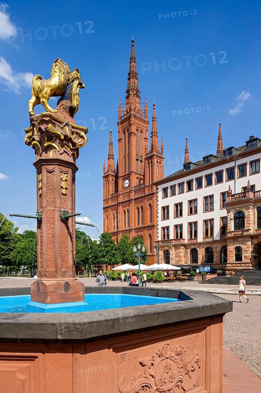 Market fountain, neo-Gothic market church, brick building, new town hall, Schlossplatz, spa town Wiesbaden, Hesse, Germany