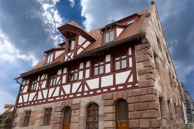 Former smithy with half-timbered upper storey and lift bay, dated around 1686, Laufamholzstraße 10, Nuremberg-Mögeldorf, Middle Franconia, Bavaria, Germany