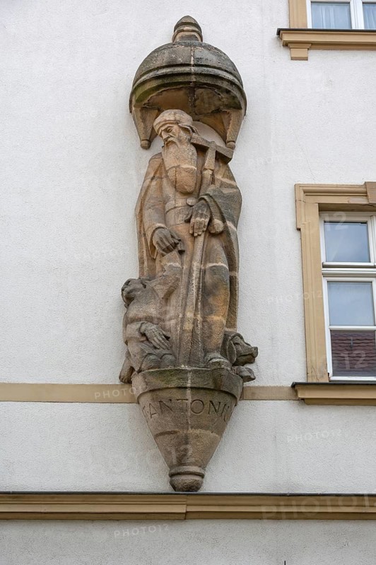 Heiligenskulptur am Antonistift, Michaelsberg, Bamberg, Upper Franconia, Bavaria, Germany