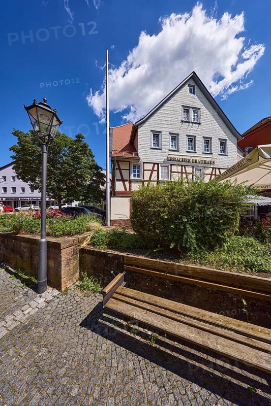Erbacher brewhouse, restaurant, lantern, bench, trees, blue sky with cumulus clouds, Lustgartenstraße, Jahnstraße, Erbach, Odenwald, Odenwaldkreis, Hesse, Germany
