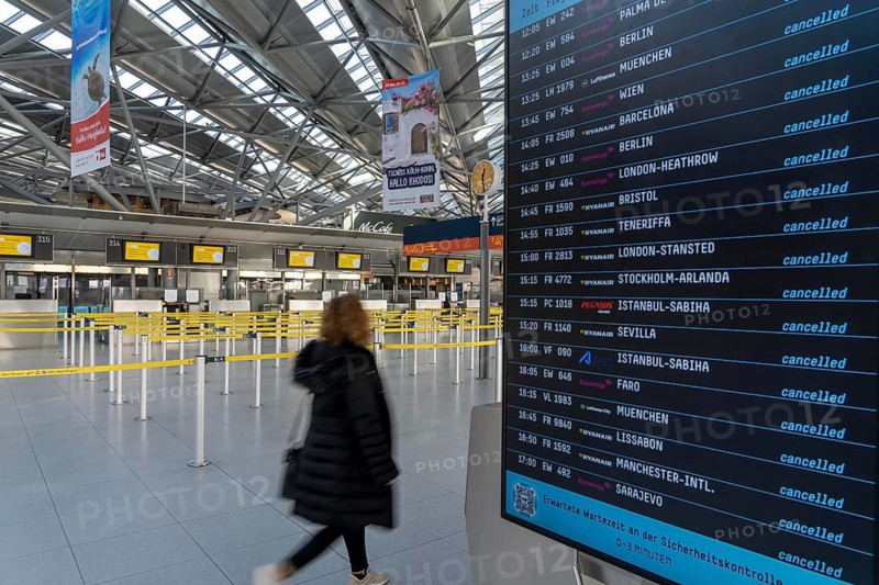 Cologne-Bonn Airport, warning strike by the Verdi trade union, public service and ground handling workers on strike, almost all flights cancelled at CGN, North Rhine-Westphalia, Germany, cancellations