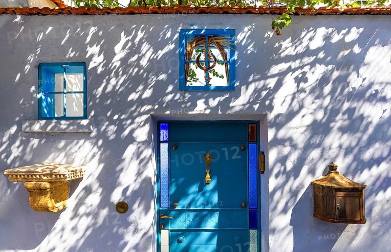 Israel, Tel Aviv historic neighborhood Neve Tzedek with art galleries, boutiques and old houses