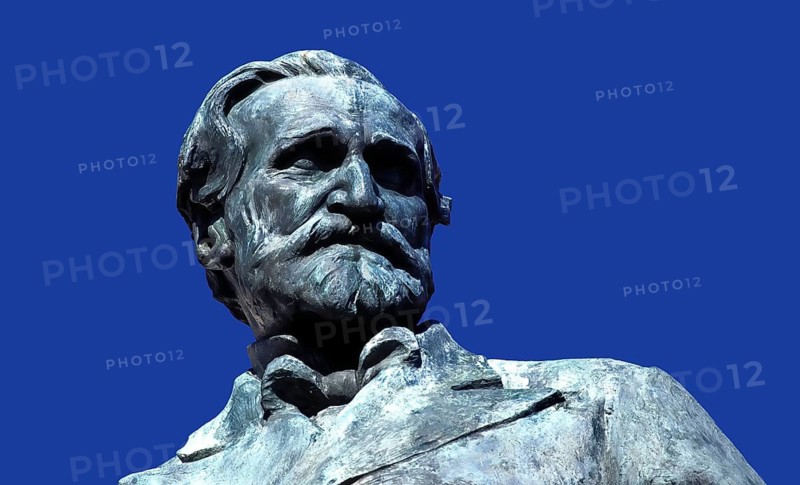 Verdi monument in front of Rocca dei Marchesi Pallavicino, now the city hall, with Teatro Giuseppe Verdi, the Giuseppe Verdi Theatre, Piazza Giuseppe Verdi, Busseto, Province of Parma, Emilia-Romagna, Italy