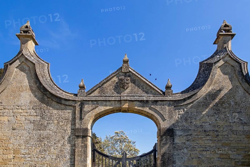 Entrance gate of Campden House, Chipping Campden, The Cotswolds, England, Great Britain