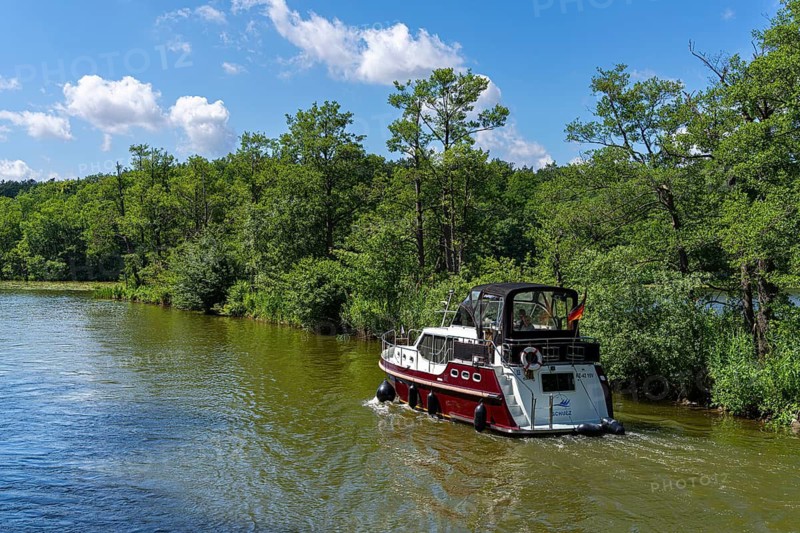Motorboats and other watercraft on the lakes around Rheinsberg, Großer Rheinsberger See, Tietzowsee, Große Prebelowsee, Mehlitzsee, the Repenter Canal and Schlabowsee, Brandenburg, Germany
