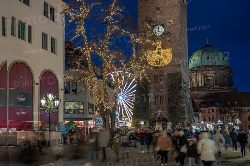 Christmas decorations in the Old Town at the White Tower, Nuremberg, Middle Franconia, Bavaria, Germany