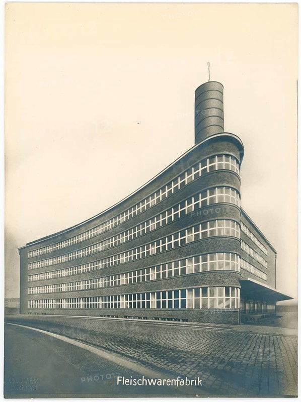 Dresden, Löbtau, Fabrik, Fleischwarenfabrik Konsumgenossenschaft Vorwärts, factory building with curved façade and modernist brick design, 1928-30